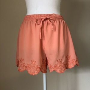 Mine Pull-on Short with Floral Embroidery